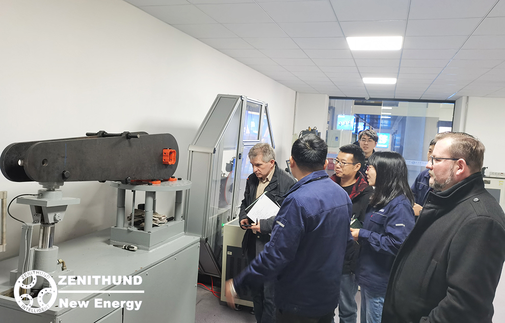 Solar Tracker (2) Solar Tracker (2)